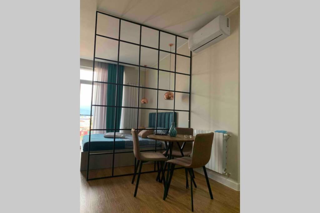 Geverse Apartment Batoumi Extérieur photo